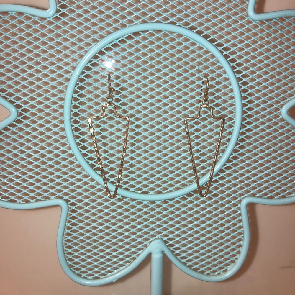 Arrow head dangle earrings!!